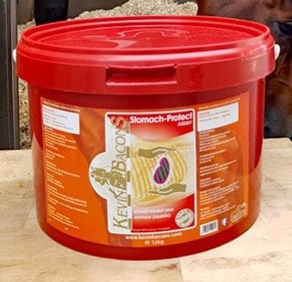 Kevin Bacon Stomach Protect Assist