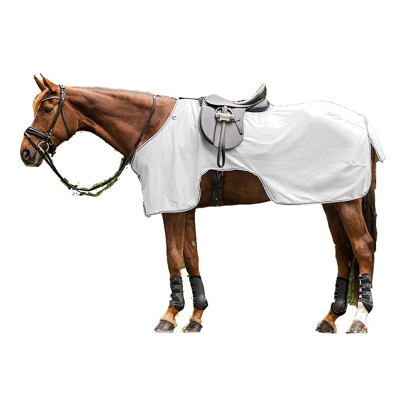 Fly sheet with saddle cut without neck