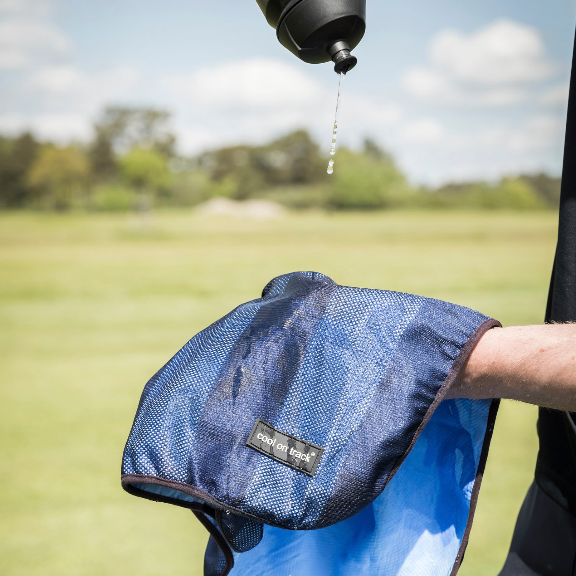 Back On Track Kühlhandtuch