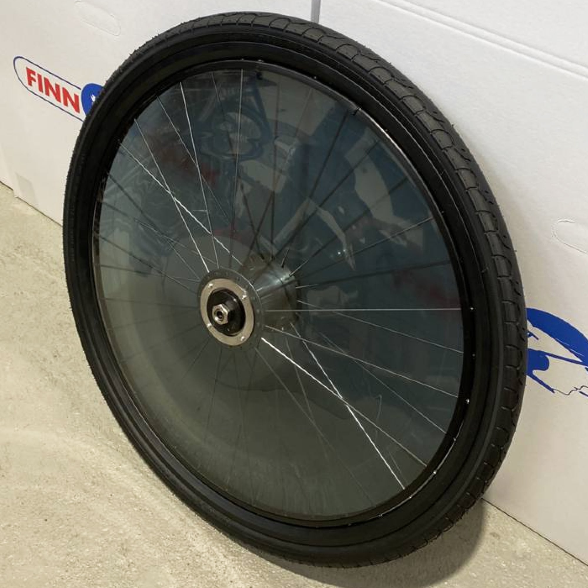 Finntack  kilpakärryn rengas 28’’, ruostumatonta terästä, PVC-suojuksilla (myydään pareittain)