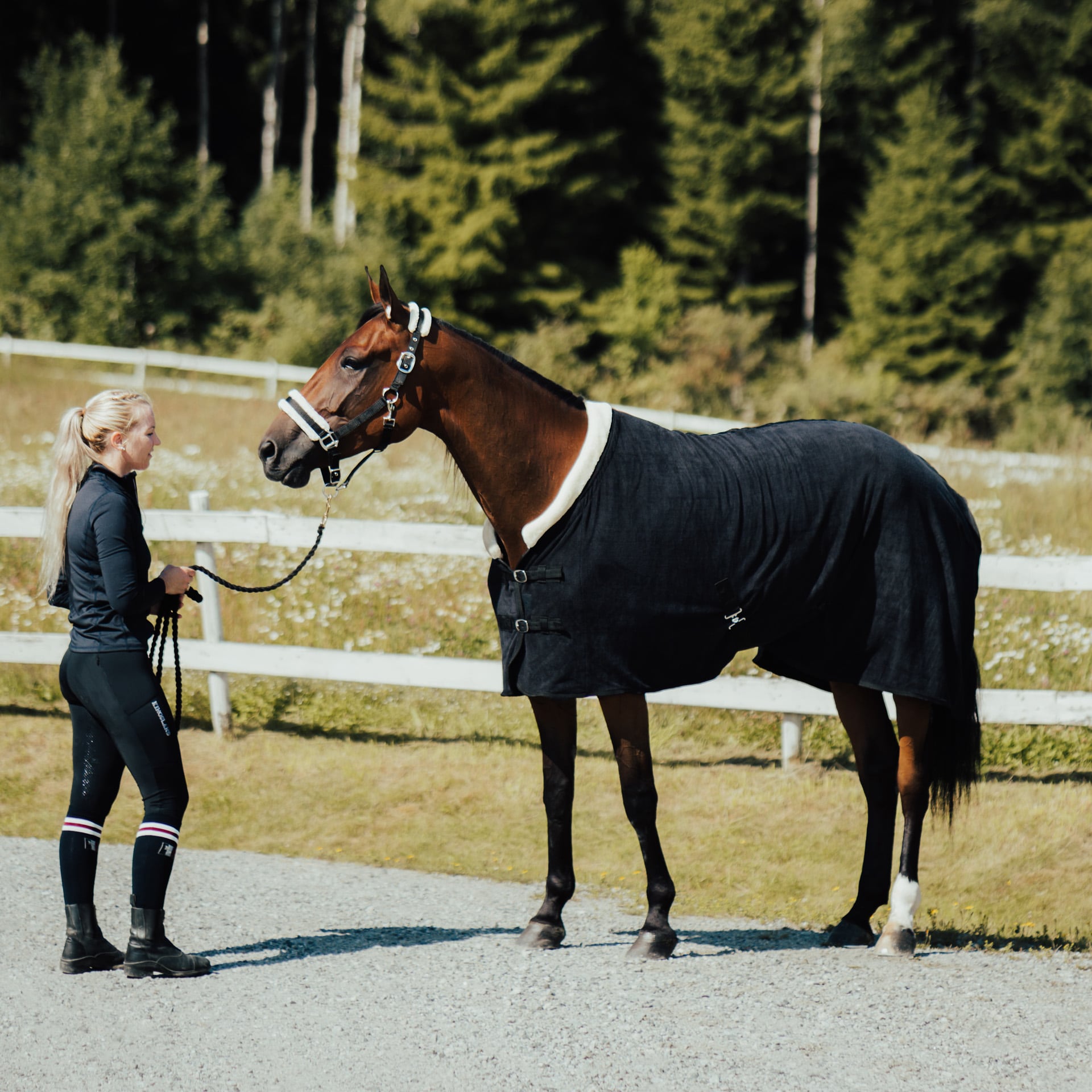 Equestrian Essentials fleecedekken med pelskrage